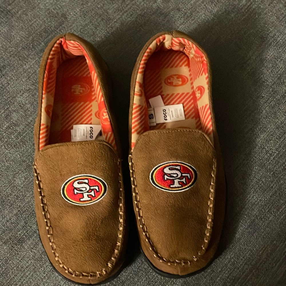 San Francisco 49ers slip on slippers